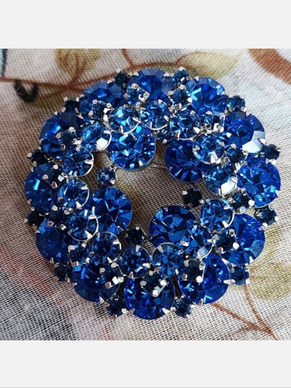 Electric Blue Large Domed Unsigned Silver Tone Round Vintage Prong Set Brooch